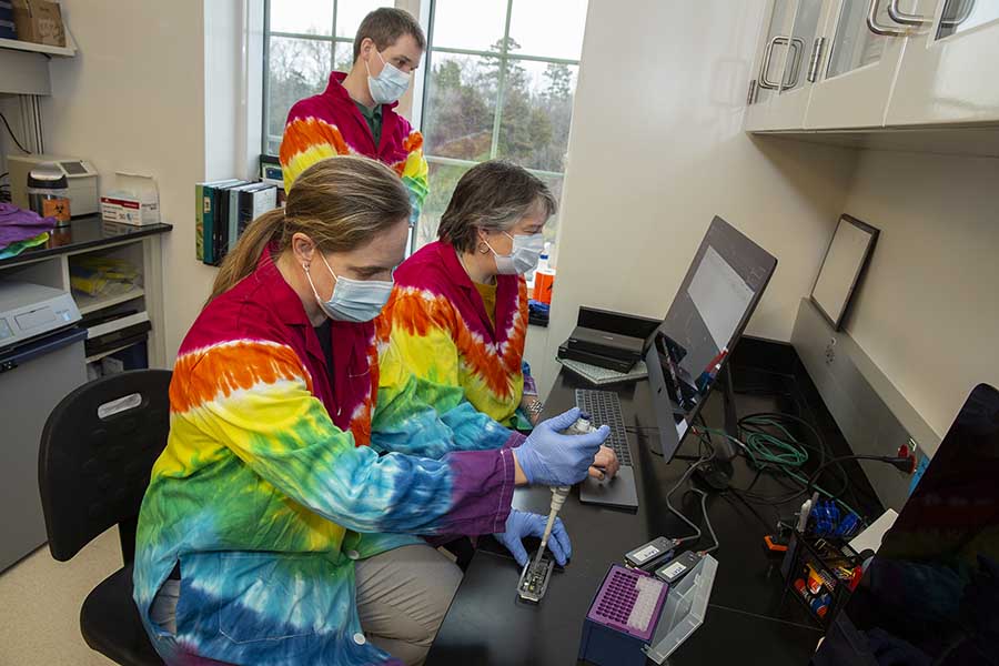 Photo of UNC Charlotte's researchers by Susan Messina.
